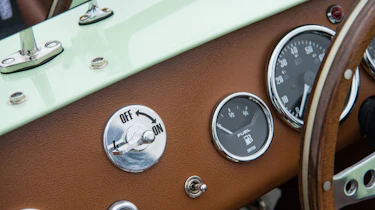 Caterham Seven SuperSprint - Dials
