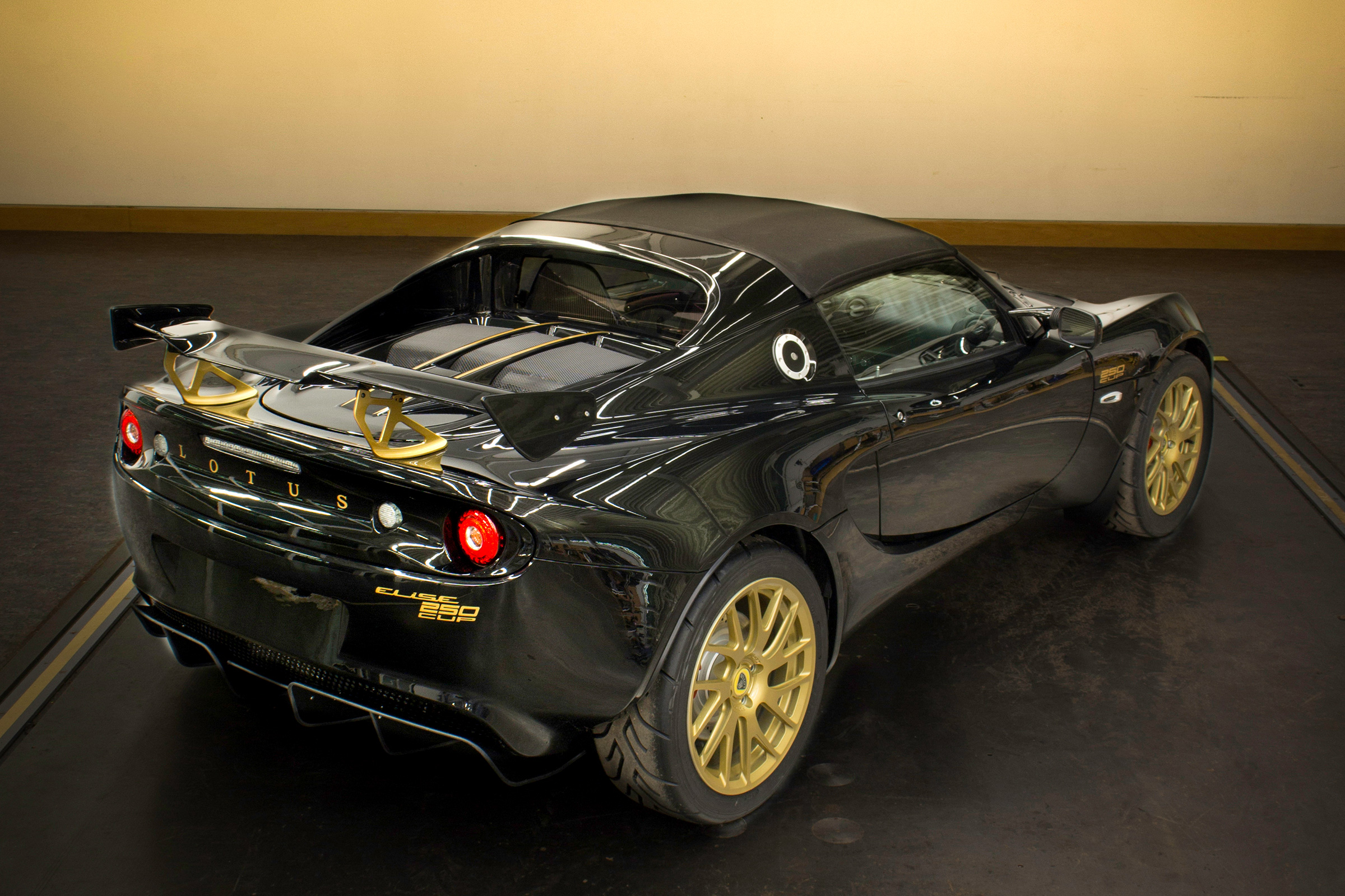 Lotus Elise Cup 250 GP Edition – rear quarter