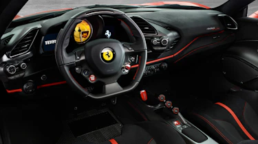 Ferrari 488 Pista – interior