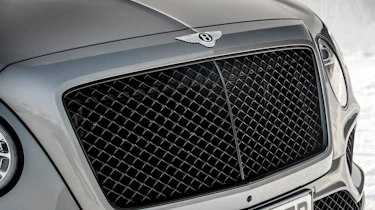 Bentley Bentayga V8 – grille