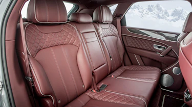 Bentley Bentayga V8 – rear bench