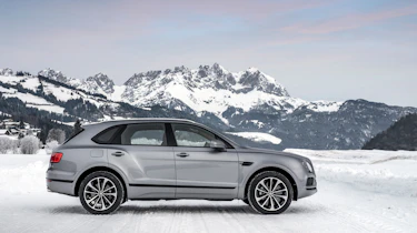 Bentley Bentayga V8 – side