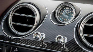 Bentley Bentayga V8 – aluminium vent controls