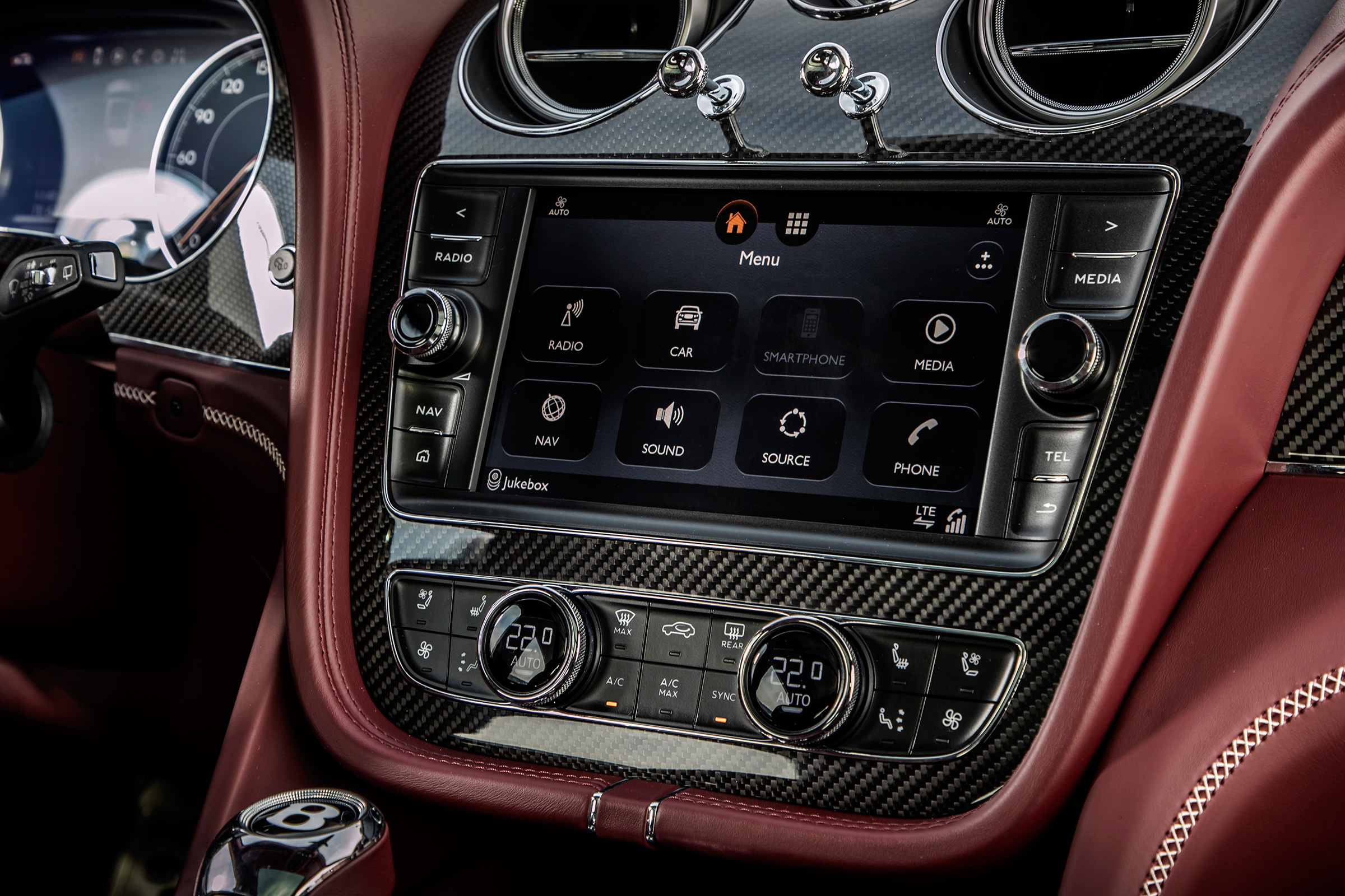 Bentley Bentayga V8 – central screeen