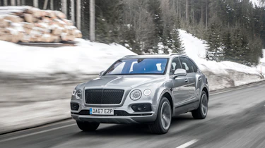 Bentley Bentayga V8 – front quarter