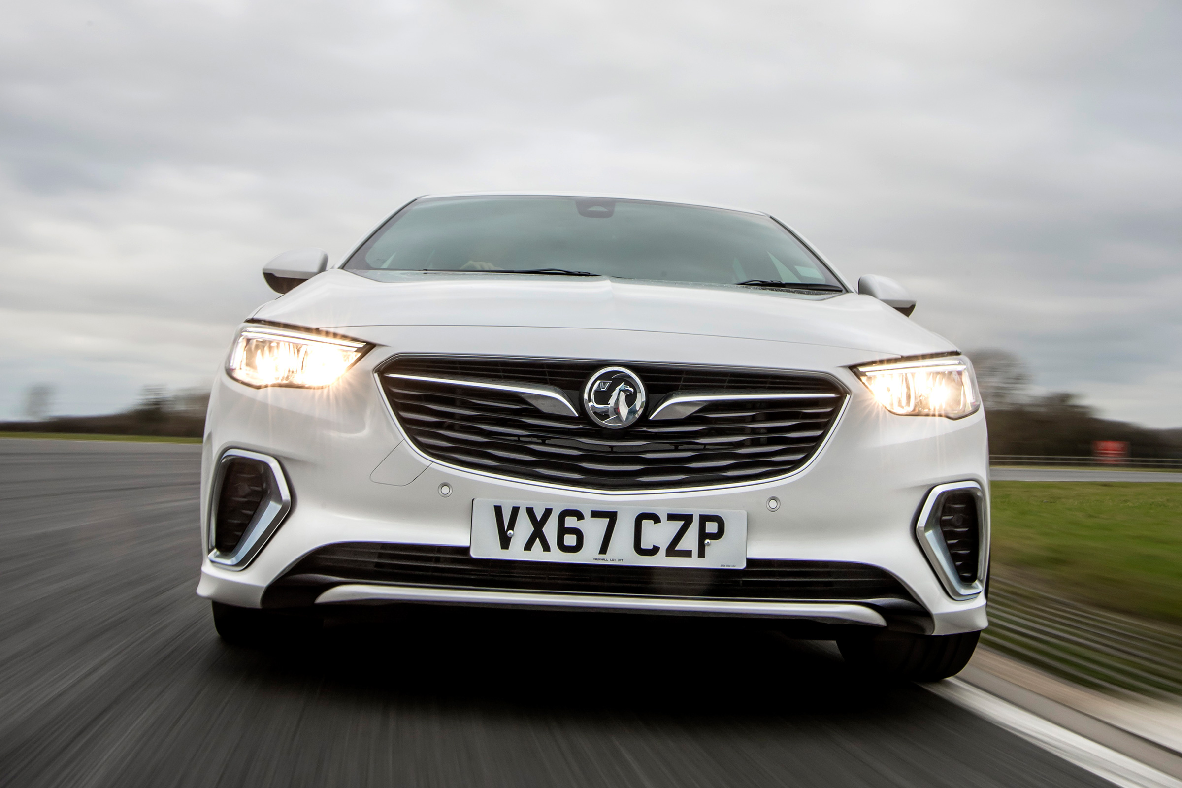 Vauxhall Insignia Grand Sport GSi BiTurbo – front