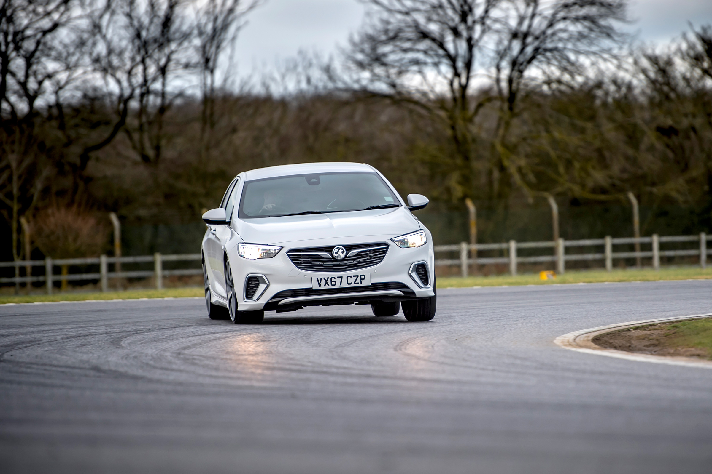 Vauxhall Insignia Grand Sport GSi BiTurbo – front