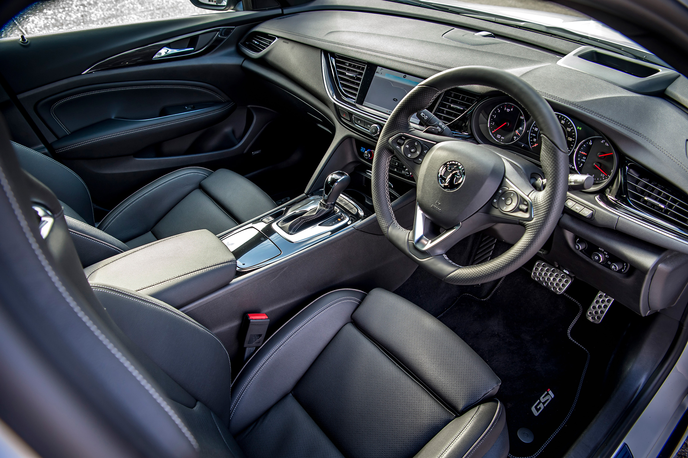 Vauxhall Insignia Grand Sport GSi BiTurbo – interior