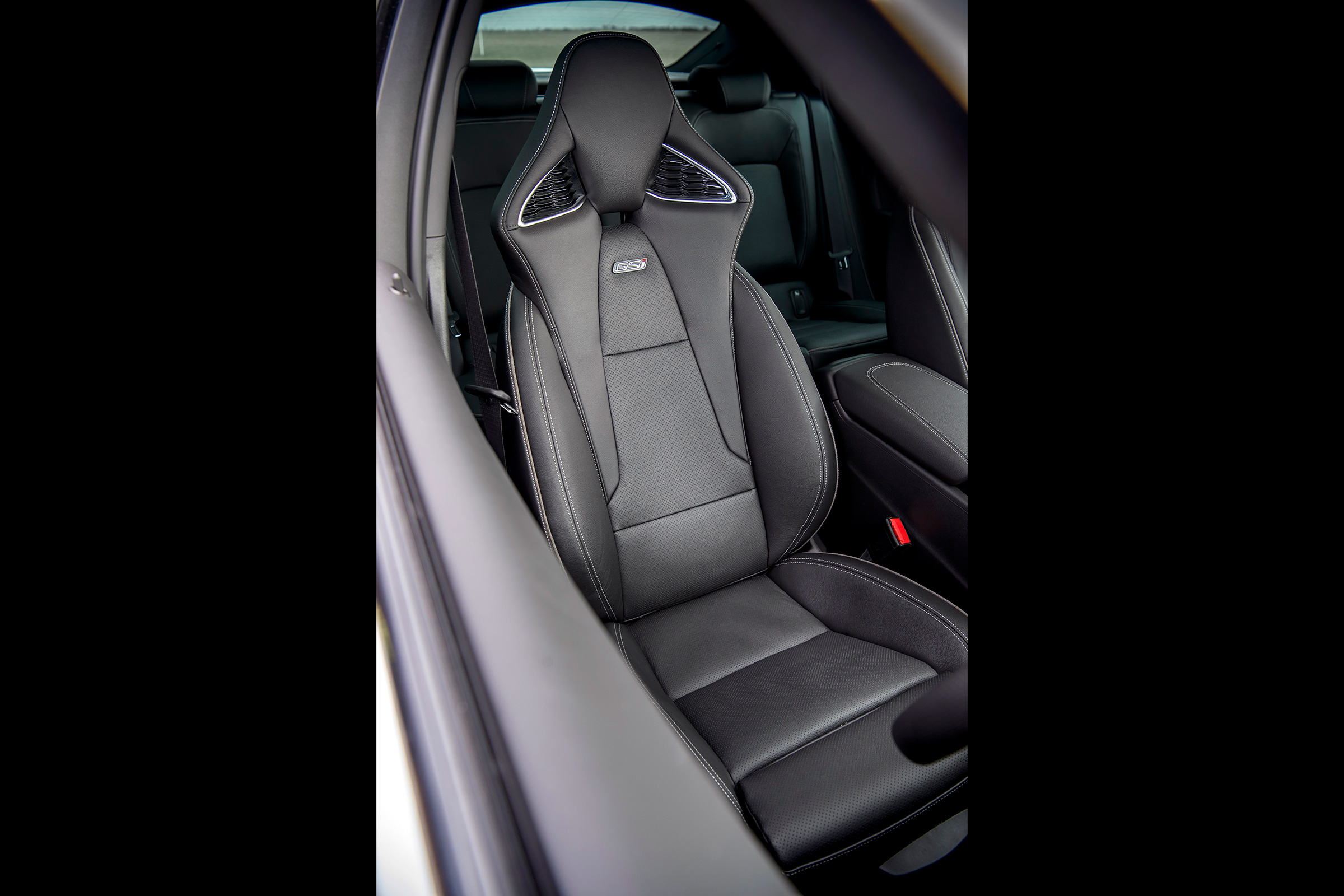 Vauxhall Insignia Grand Sport GSi BiTurbo – seat