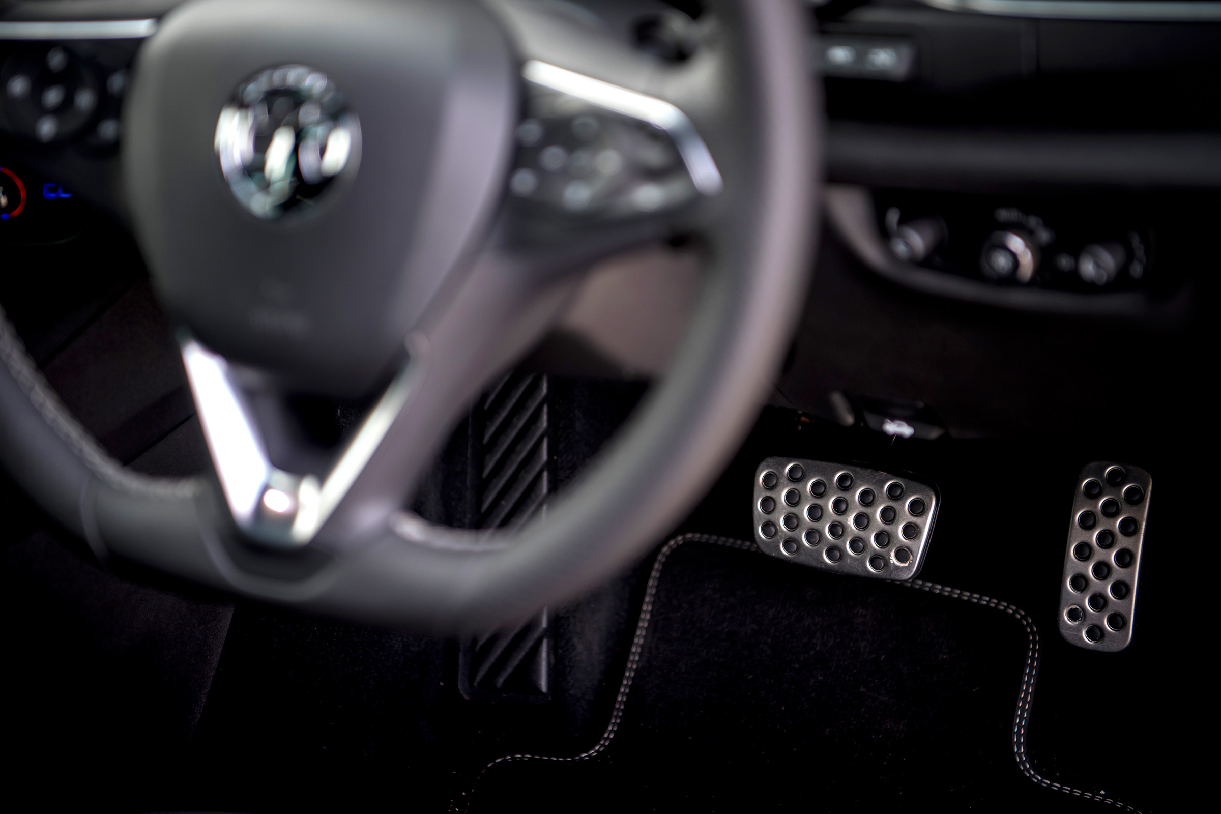 Vauxhall Insignia Grand Sport GSi BiTurbo – pedal box