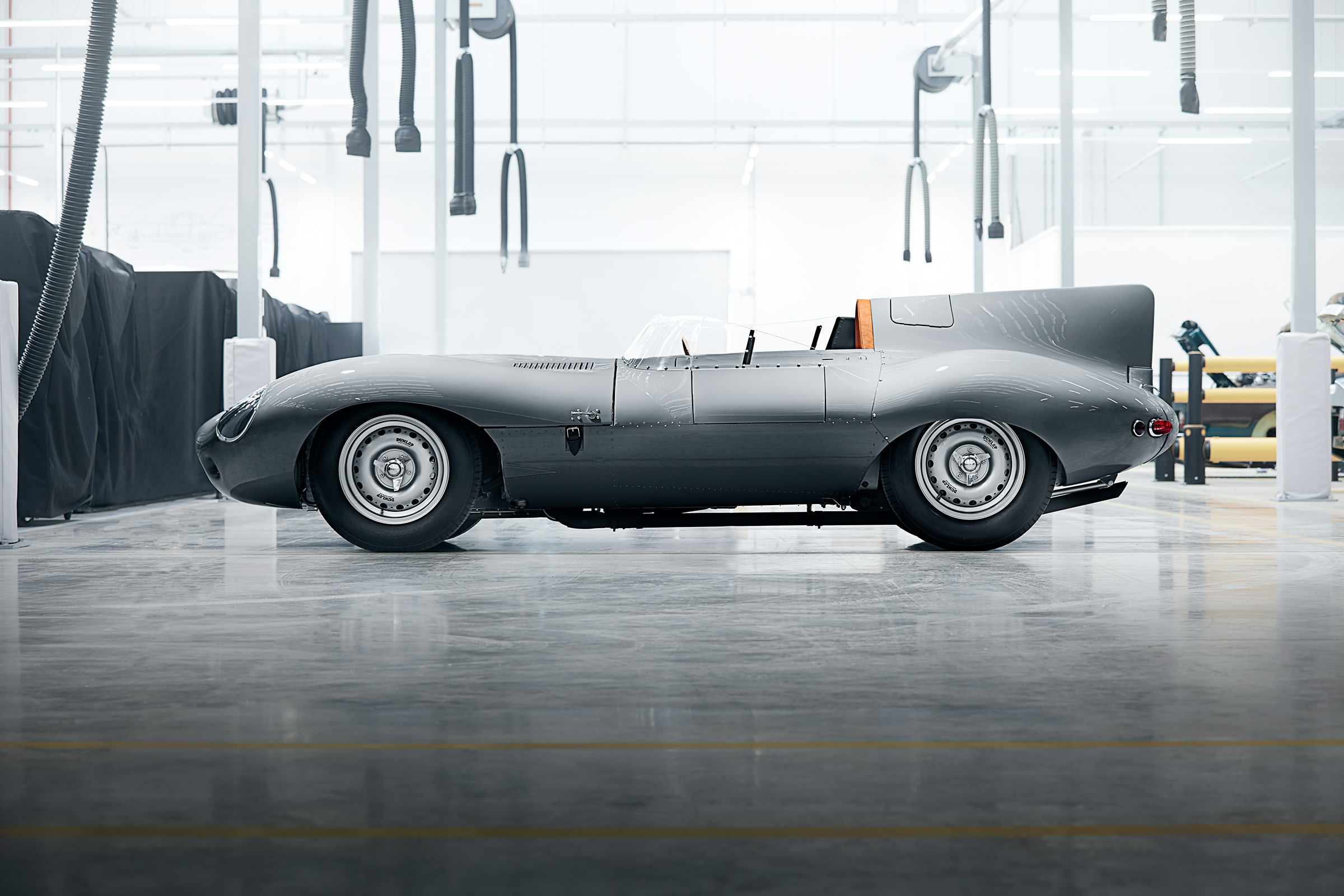 Jaguar D-Type – side
