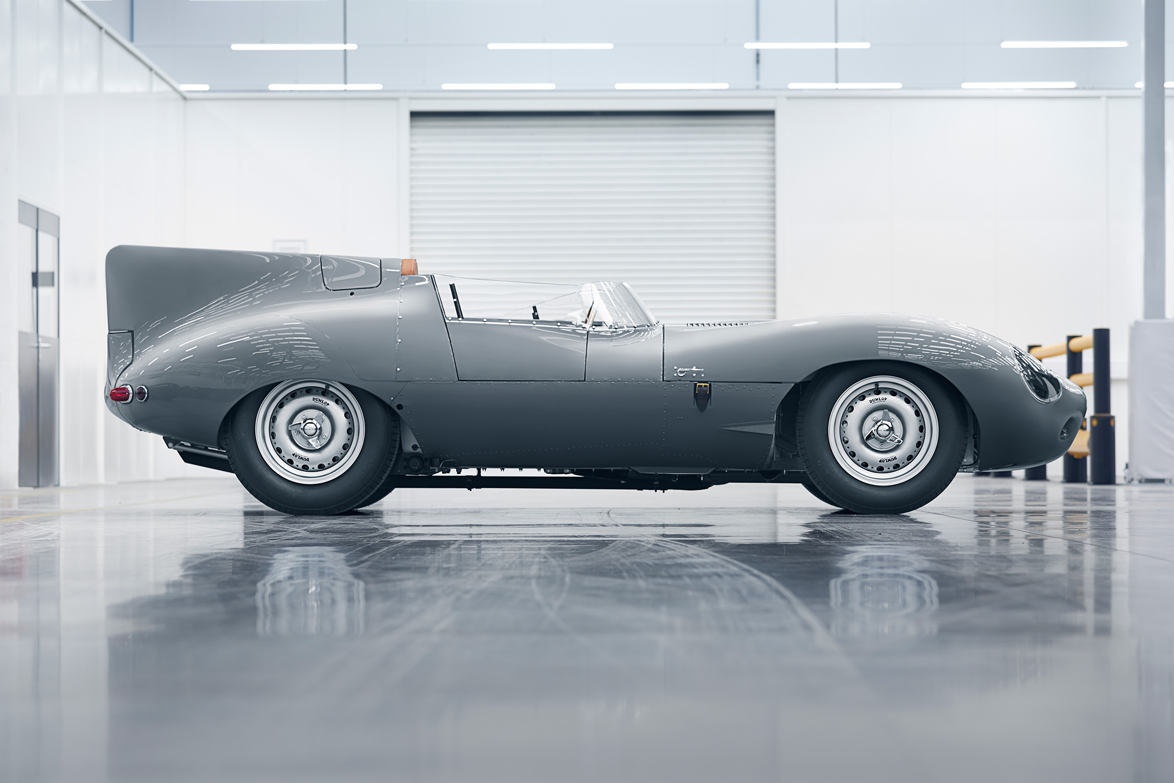 Jaguar D-Type – side