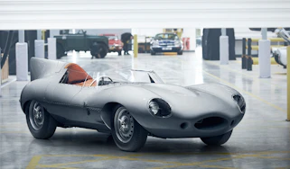 Jaguar D-Type – front quarter