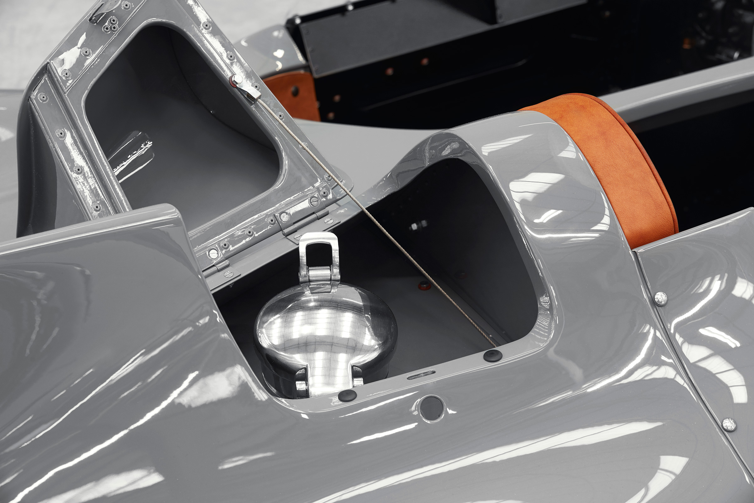 Jaguar D-Type – petrol filler cap