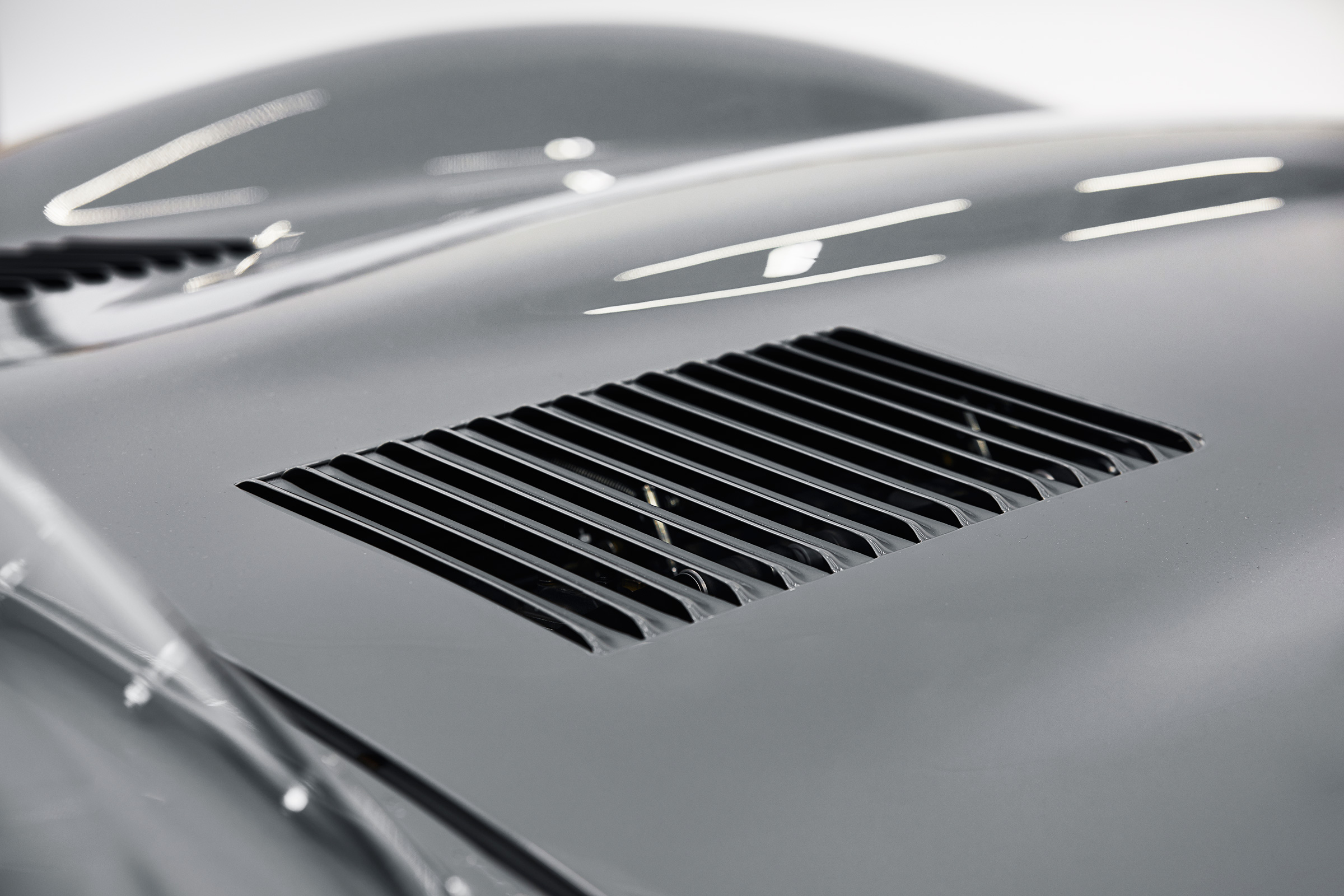Jaguar D-Type – slatted bonnet