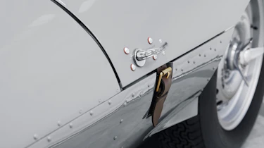 Jaguar D-Type – bonnet