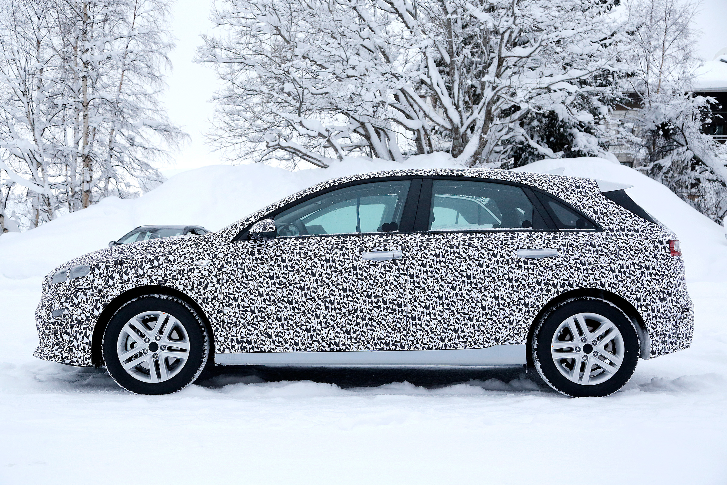 Kia Ceed third-gen – side