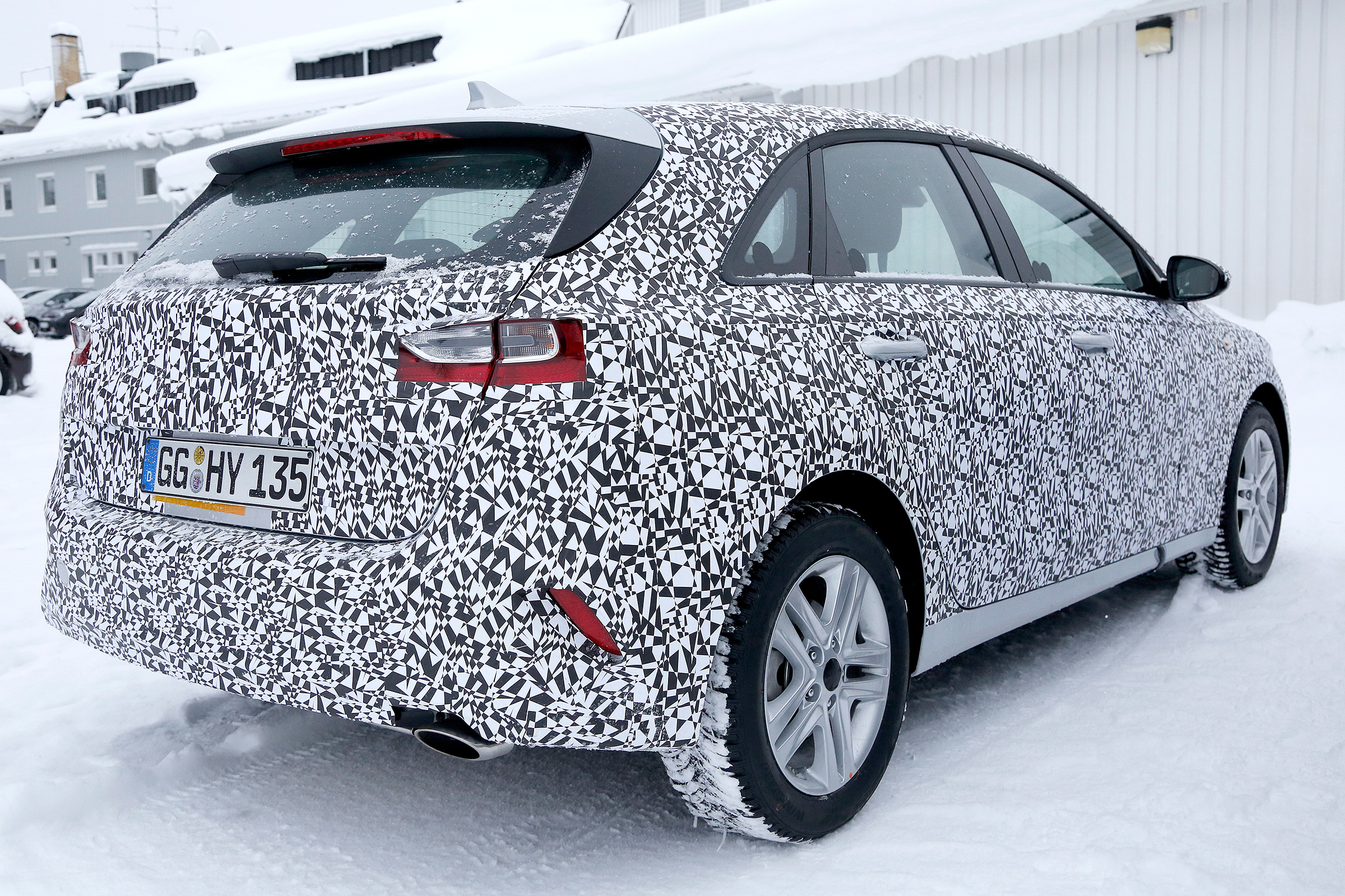 Kia Ceed third-gen – rear quarter