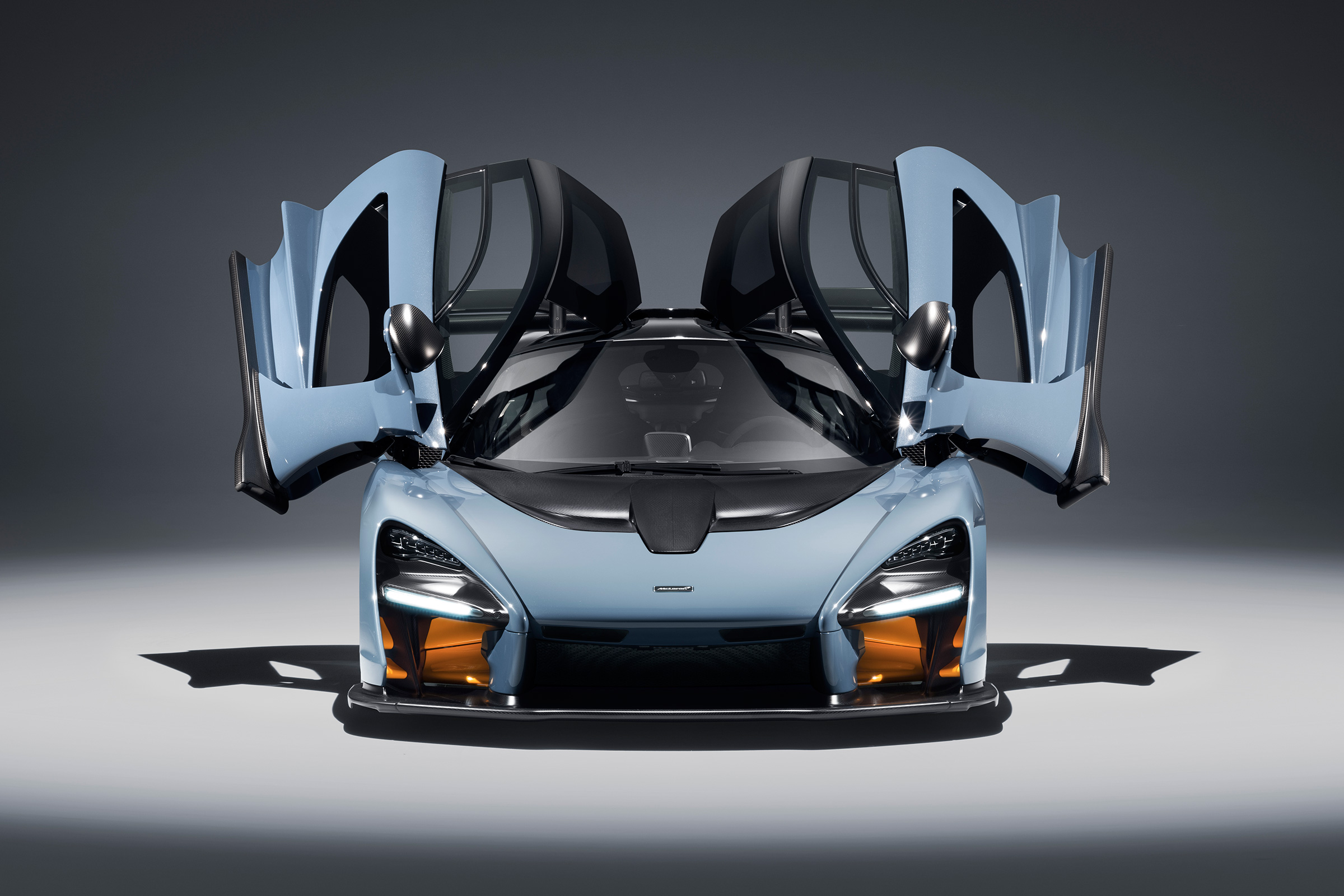 McLaren Senna – front (doors up)