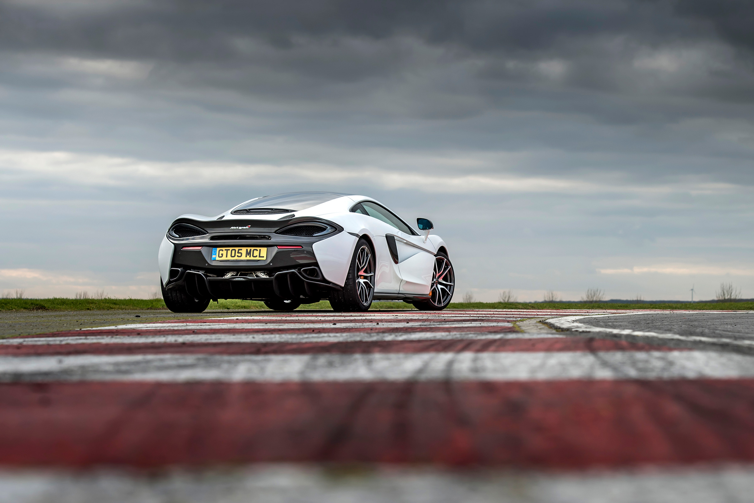 McLaren 570 GT Sportpack – rear