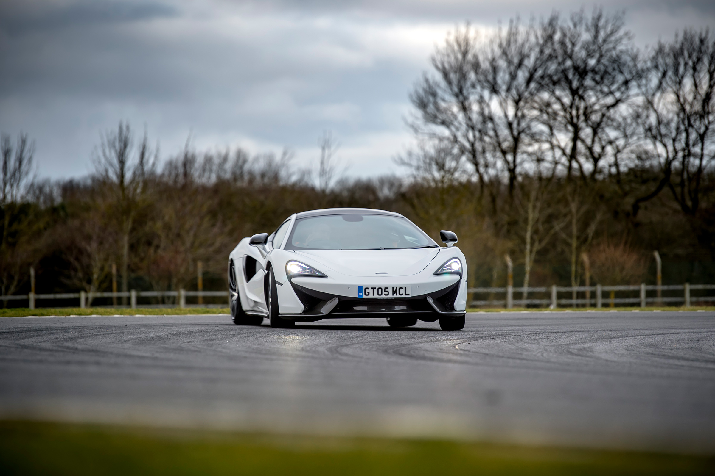 McLaren 570 GT Sportpack – front