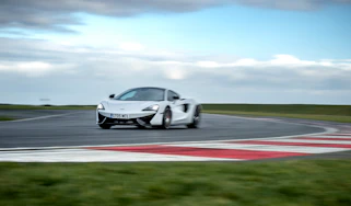 McLaren 570 GT Sportpack – front