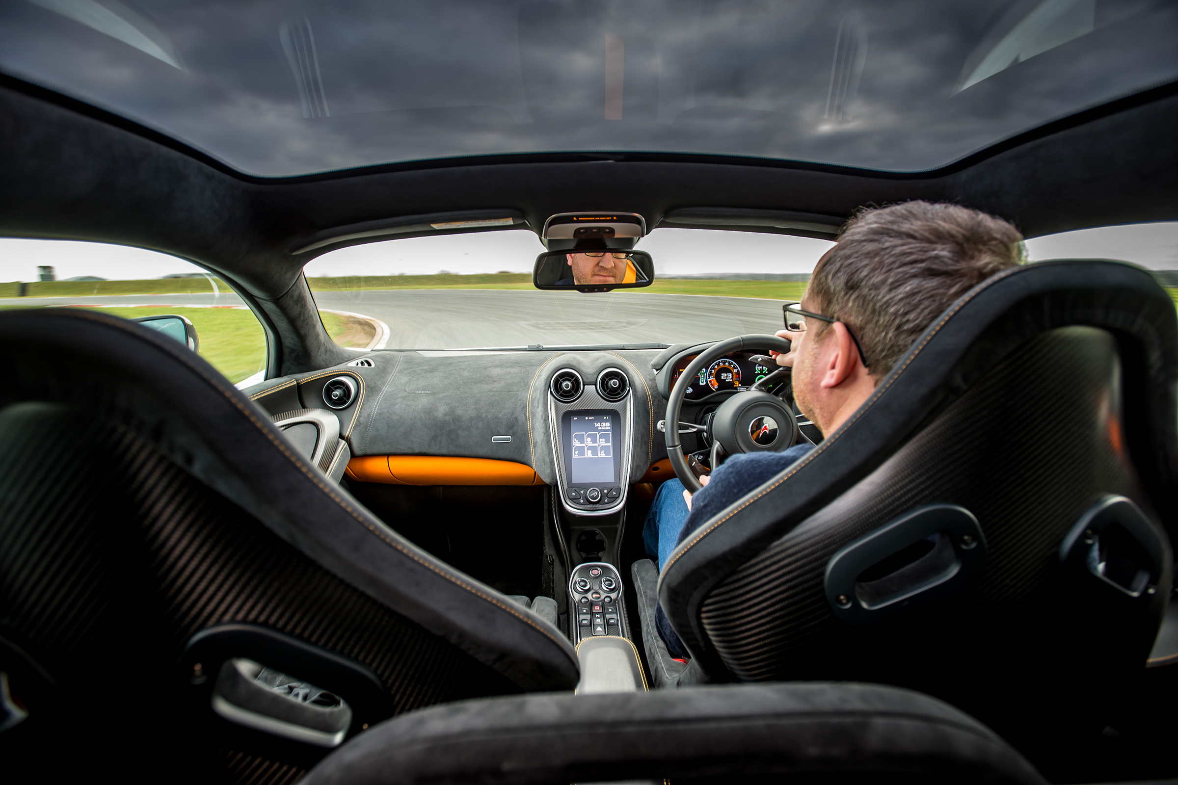 McLaren 570 GT Sportpack – interior
