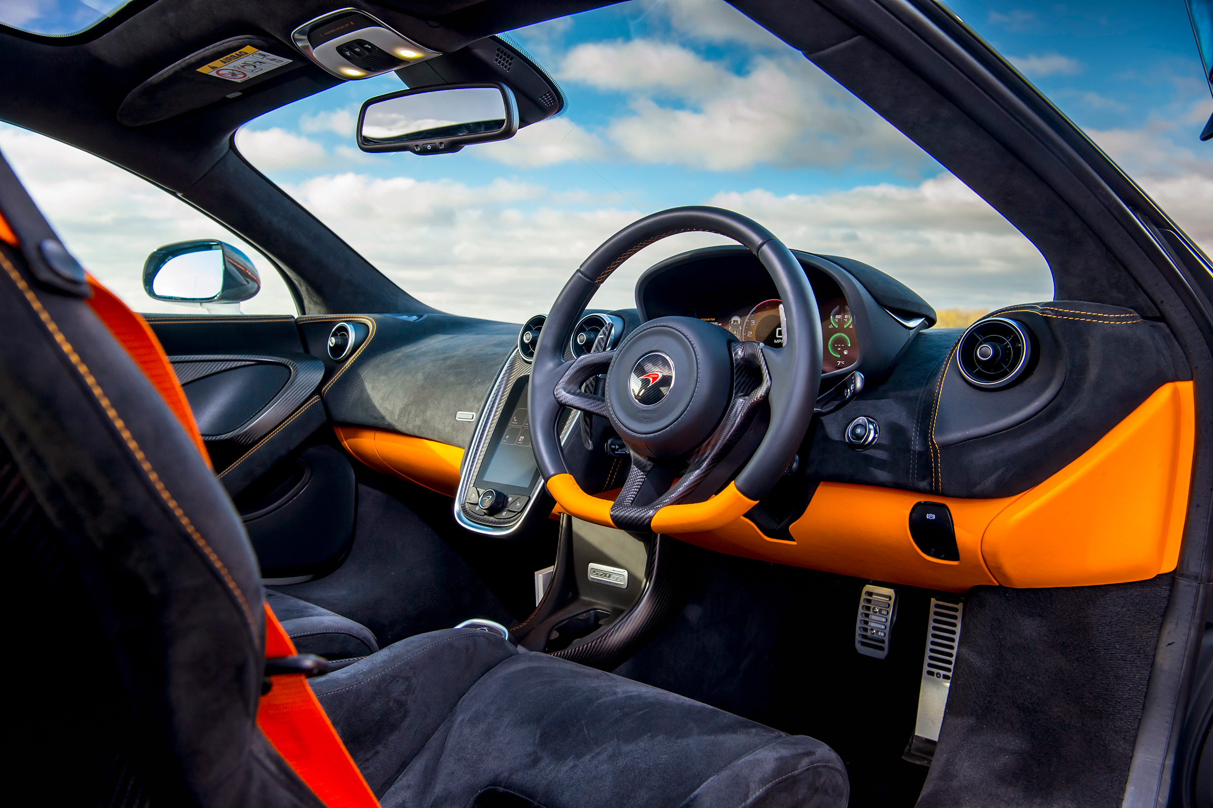 McLaren 570 GT Sportpack – interior