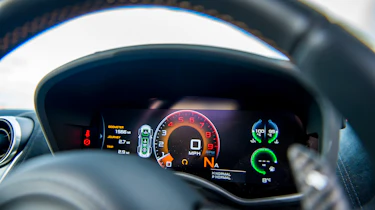 McLaren 570 GT Sportpack – digital dash