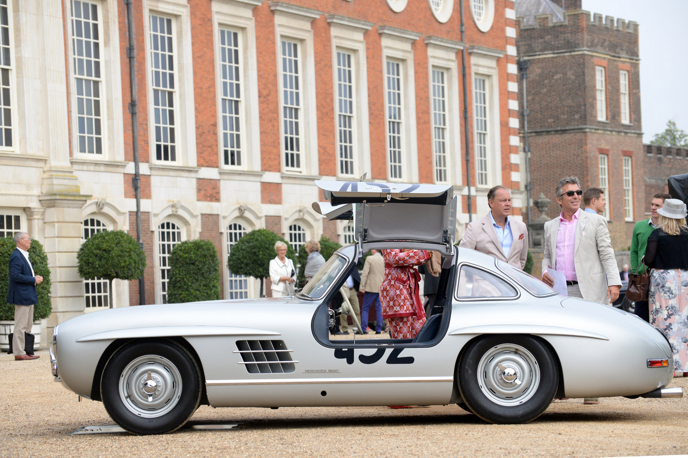 Mercedes 300SL London concours