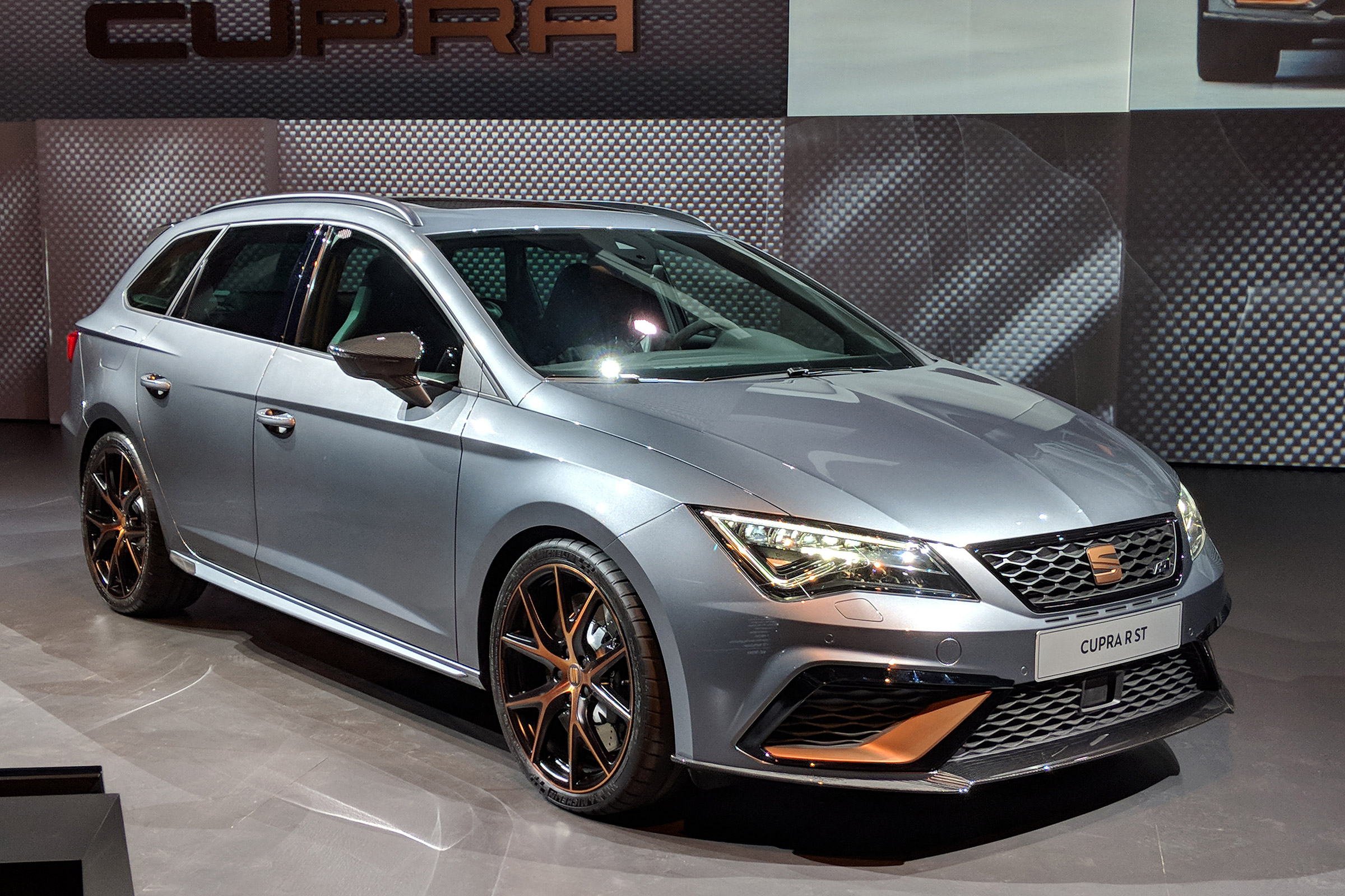 SEAT Leon Cupra R ST - front