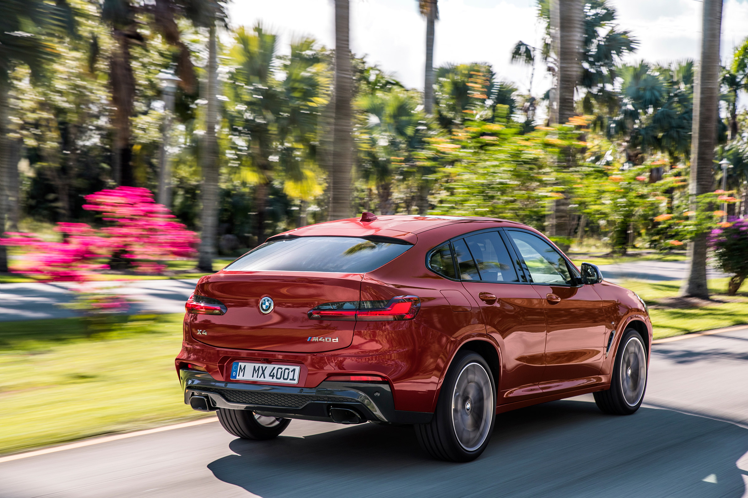 BMW X4 M40d - rear quarter