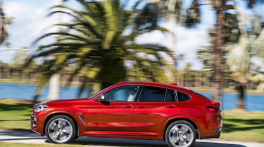 BMW X4 M40d - side