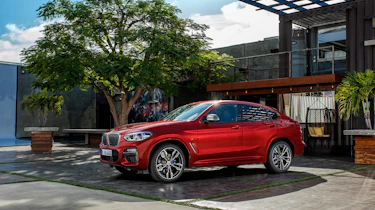 BMW X4 M40d - side