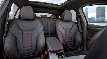 BMW X4 M40d - seats