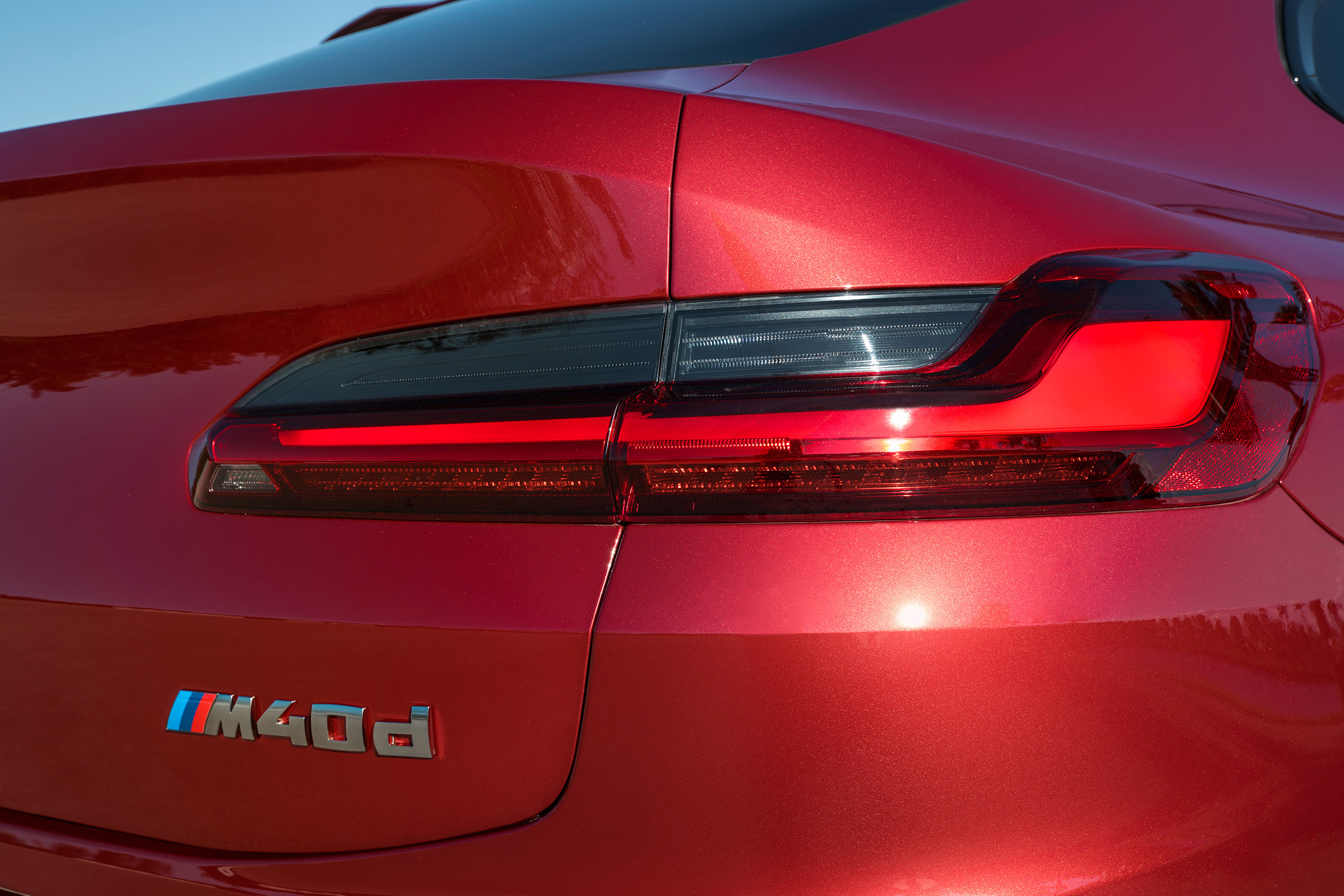 BMW X4 M40d - rear lights
