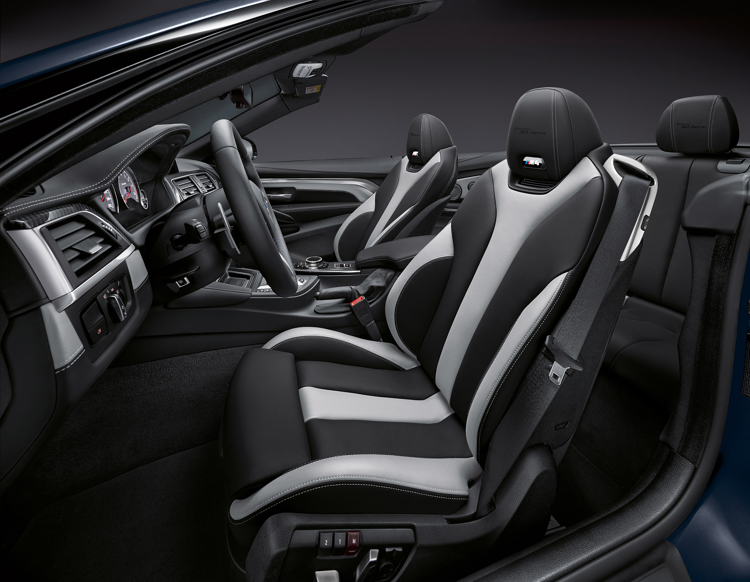 BMW M4 Convertible Edition - interior