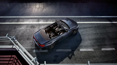 BMW M4 Convertible Edition - top
