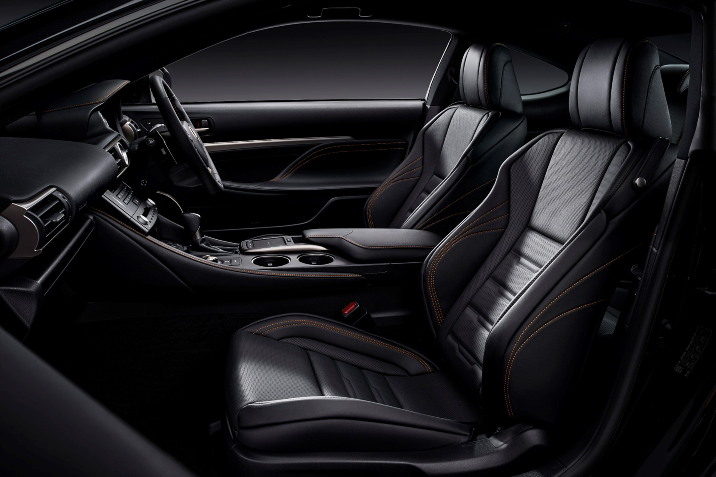 Lexus RC300h F Sport Black Edition – interior