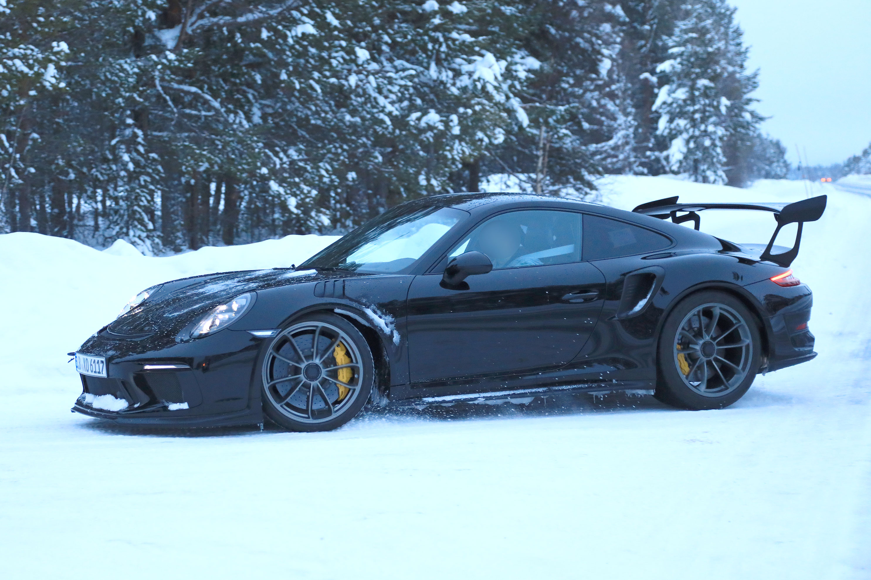 2018 Porsche 911 GT3 RS prototype - Side