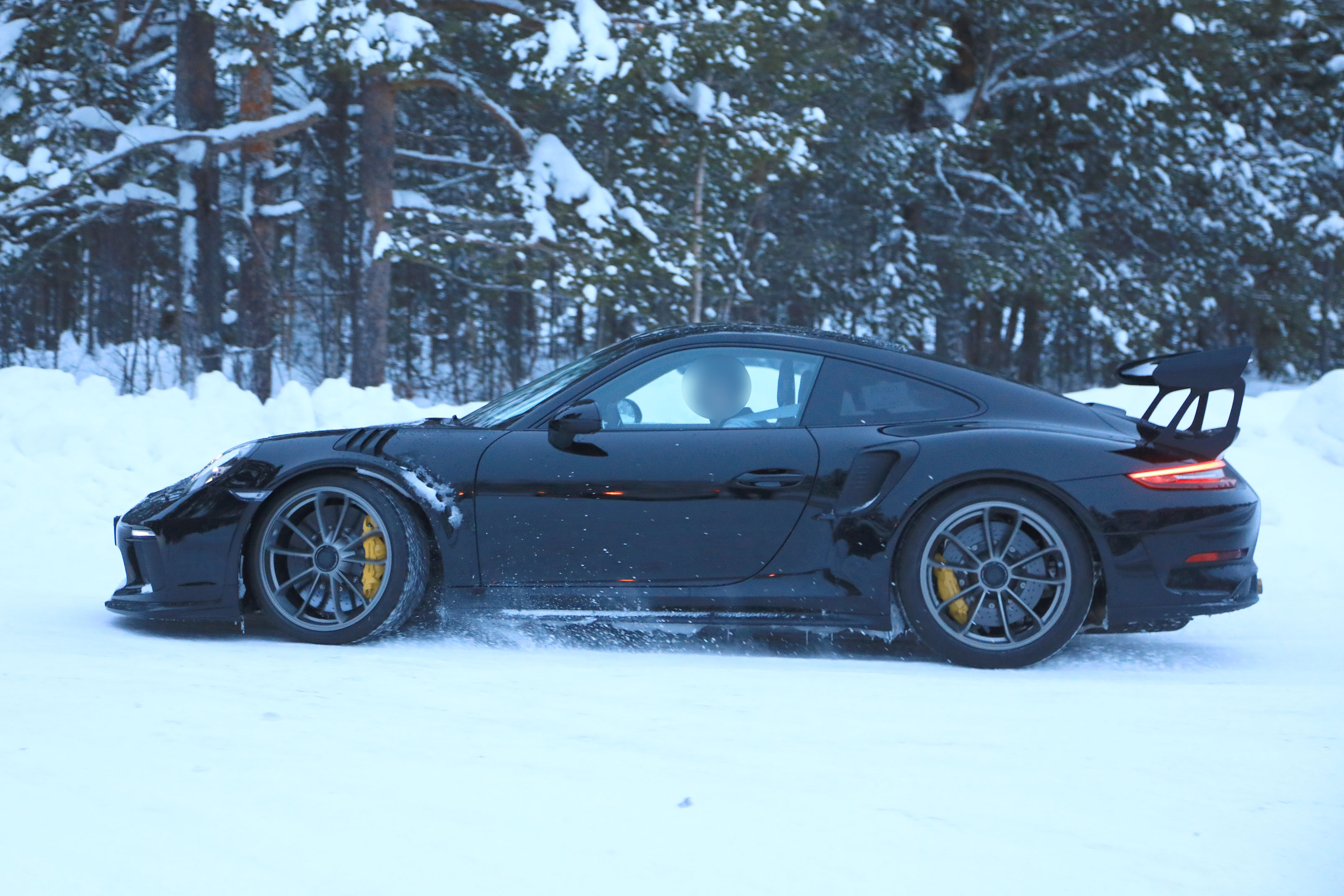2018 Porsche 911 GT3 RS prototype - Side