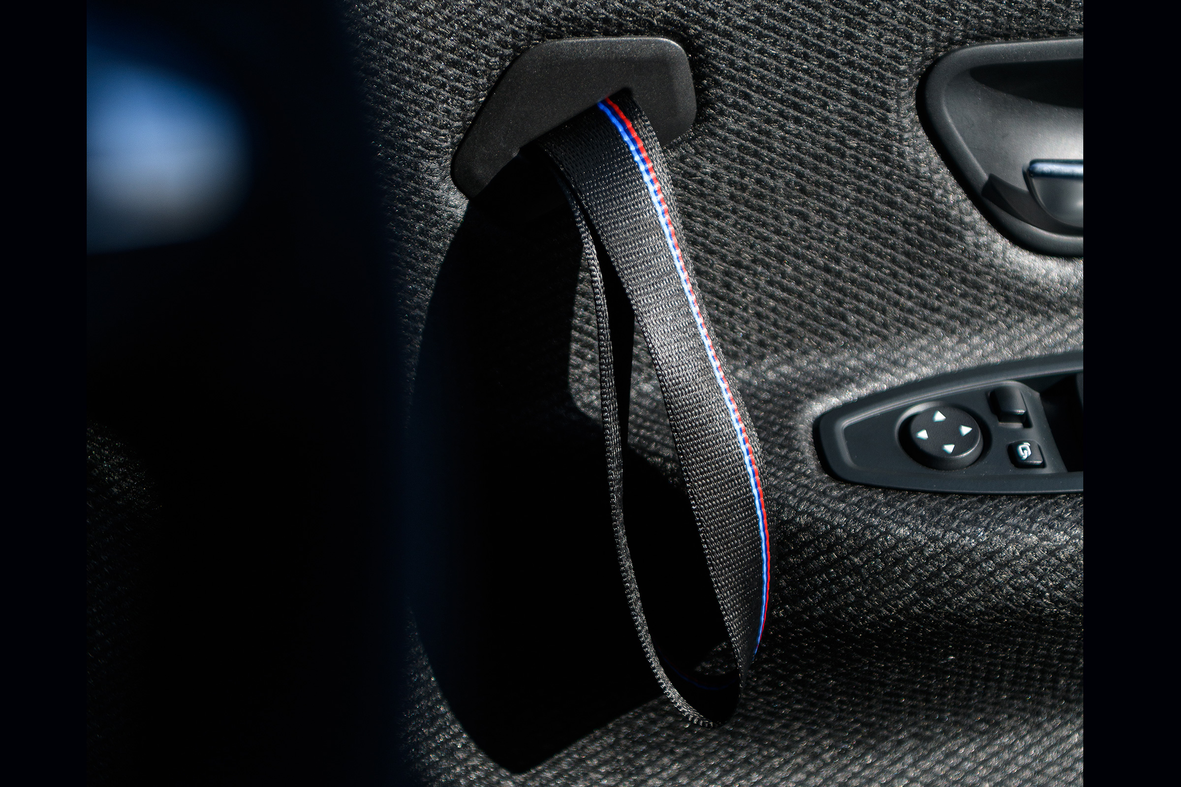 BMW M4 CS – door pull