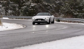 Aston Martin DB11 Volante