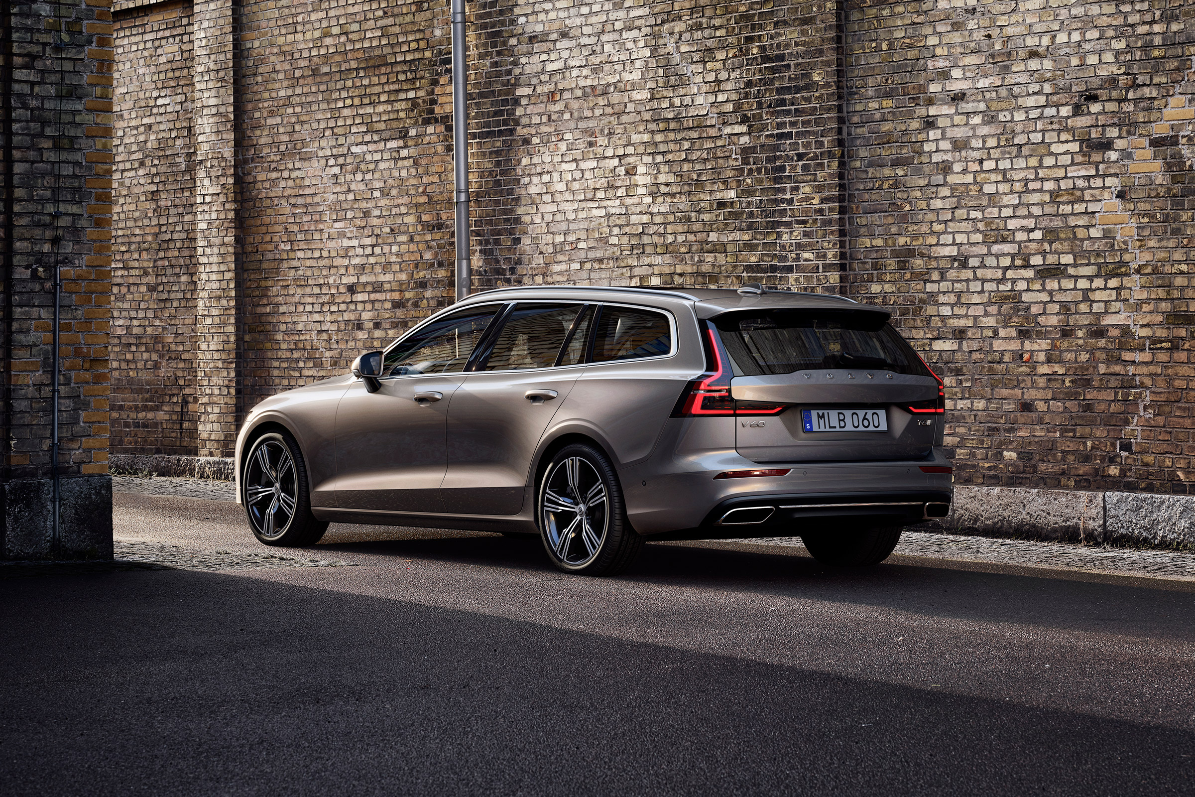 Volvo V60 press - rear quarter