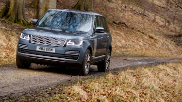 Range Rover P400e PHEV off-road
