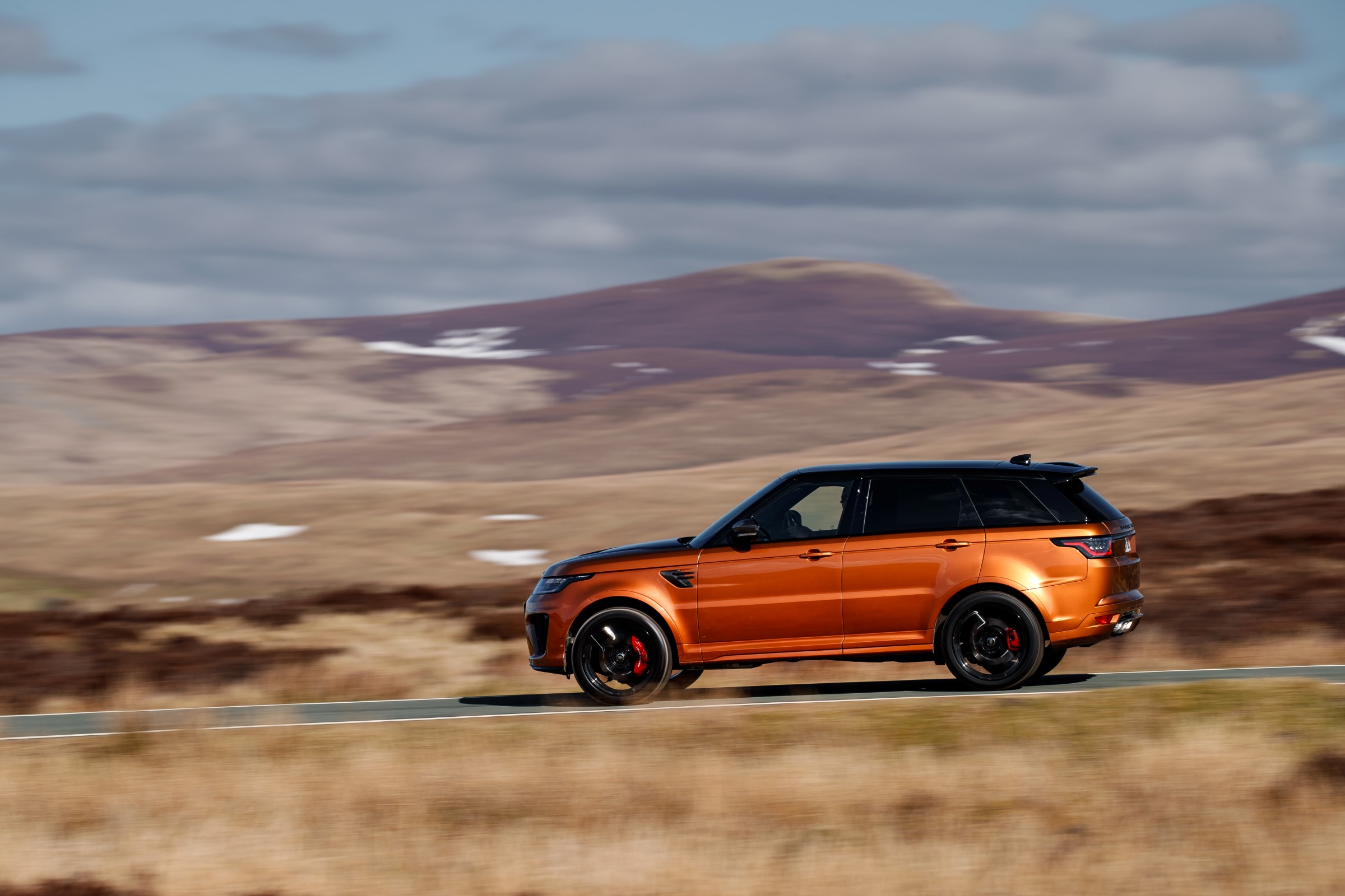 Range Rover Sport SVR side
