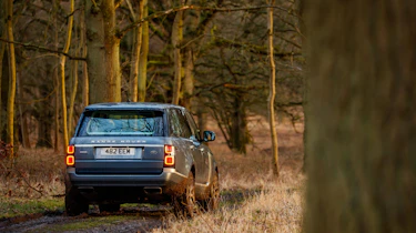 Range Rover P400e PHEV off-road