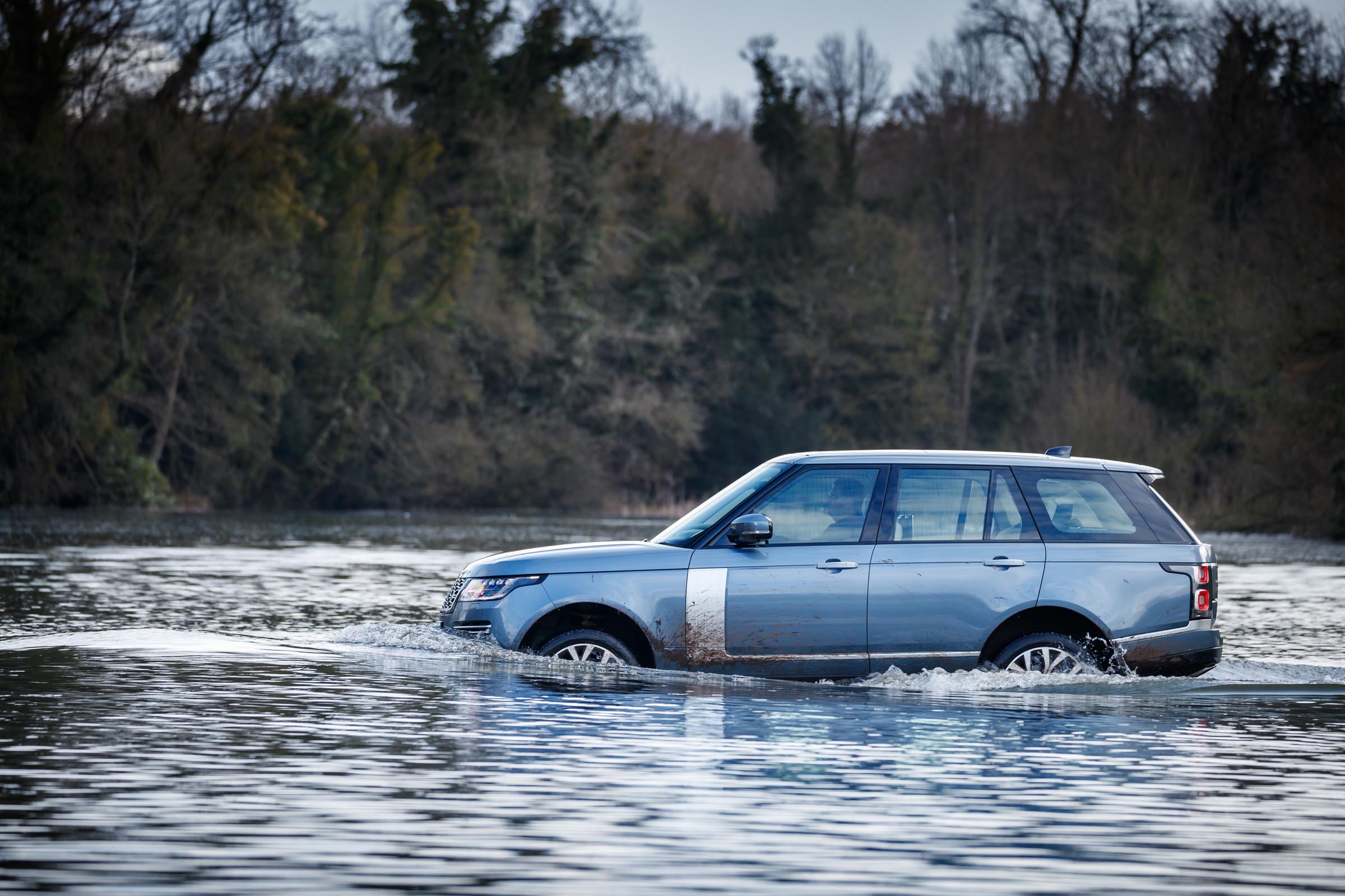 Range Rover P400e PHEV wading