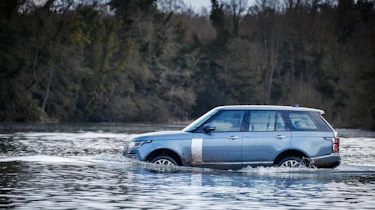 Range Rover P400e PHEV wading