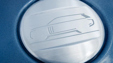 Range Rover P400e PHEV filler